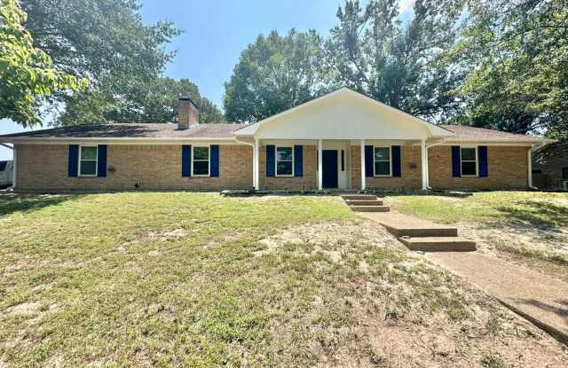 Beautiful 4 Bedroom 2 Bathroom home in Tyler! - 3921 Wakefield Drive, Tyler, TX 75701 Beautiful 4 Bedroom 2 Bathroom home in Tyler! - 3921 Wakefield Drive, Tyler, TX 75701