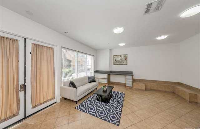 309 Market Court Gallery 2