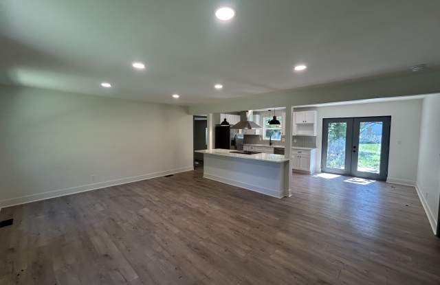 1783 Warfield Drive Gallery 2