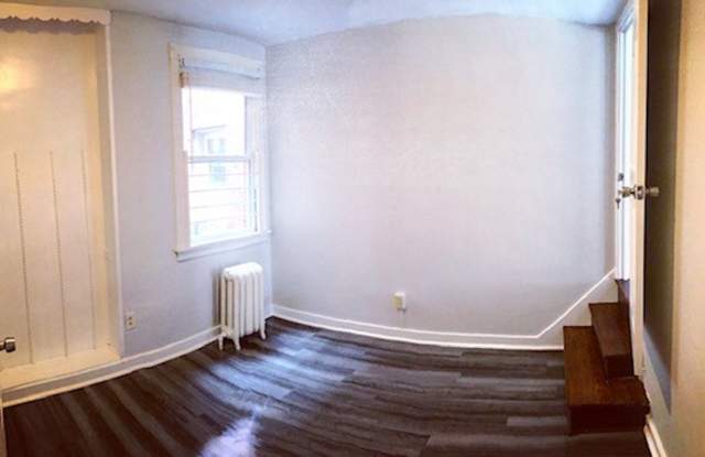 STUDENT RENTAL - HEART OF OAKLAND - 4 BR, 1 BATH TOWNHOUSE Gallery 4