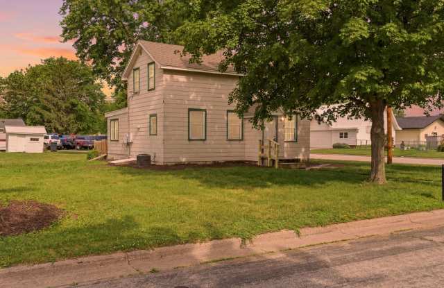 4 Bedroom Northside Single Family Home Gallery 1