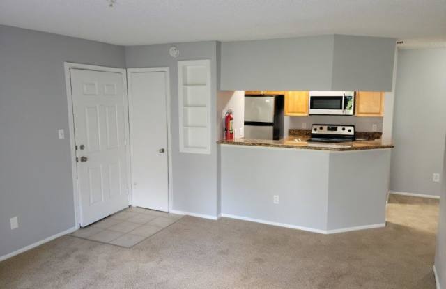 232 Afton Sq Unit 107 photos photos
