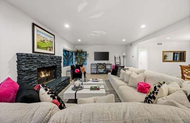 Furnished 4BR Pool Home in South Palm Desert, Monthly Rental Gallery 3