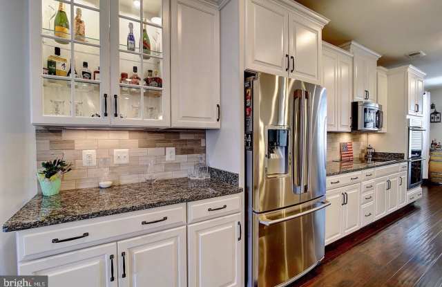 20551 MILBRIDGE TERRACE Gallery 3
