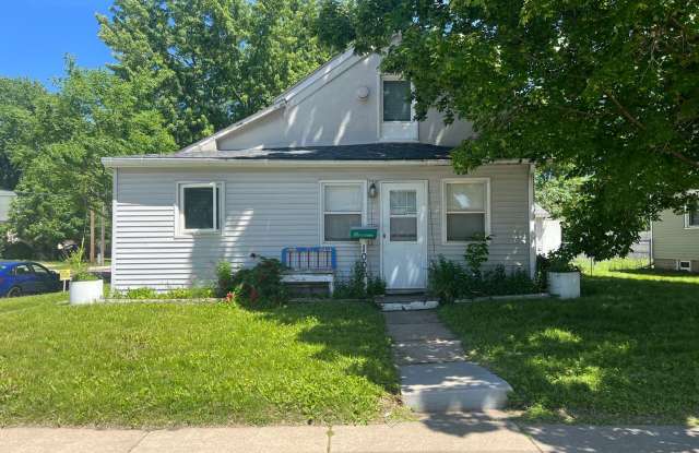 Charming 3-bed, 2-bath Single Family Home! - 1006 3rd Avenue Southeast, Rochester, MN 55904