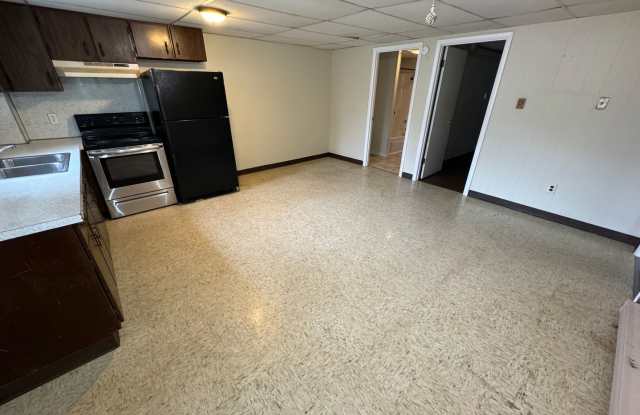 One Floor, Two Bedroom Apartment in Glen Rock Gallery 3