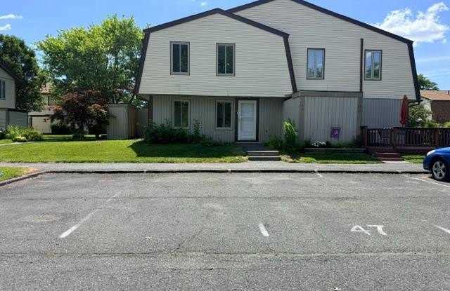 47 KING HENRY Circle photos photos