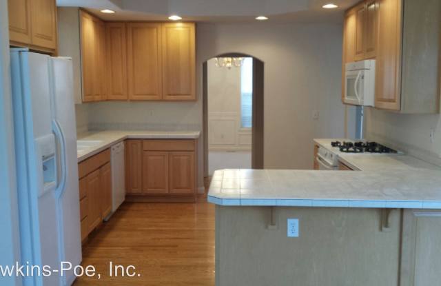 3723 Broadmoor Dr  NE Gallery 3