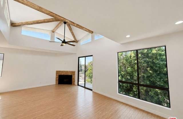 2175 S Beverly Glen Blvd photos photos