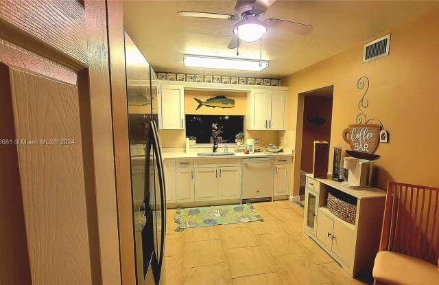 15444 Admiralty Cir Gallery 2