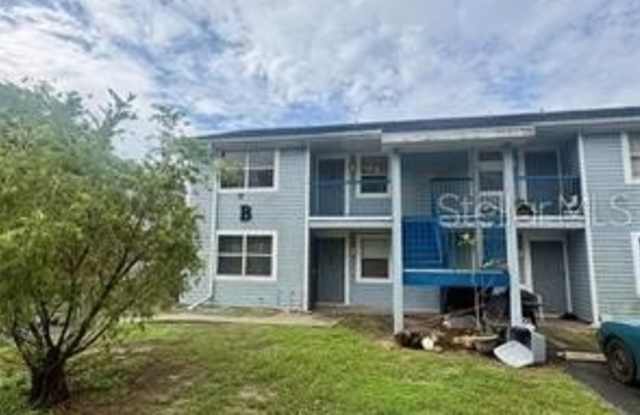 5038 TERRACE PALMS Circle Gallery 1