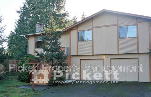 2221 NE Lexington Dr. photos photos
