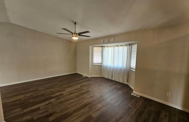 5 Bed 4 Bath Home in the Glen at Wide Field! Gallery 4