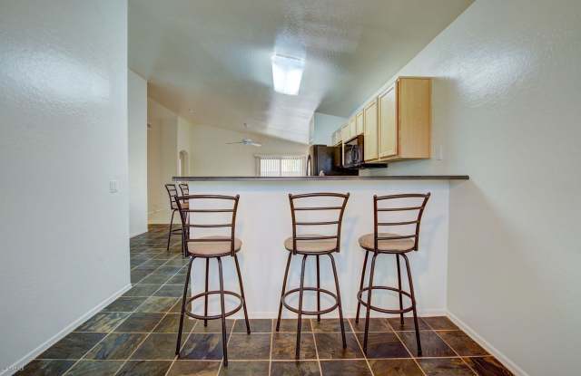 15457 W SHANGRI LA Road Gallery 3