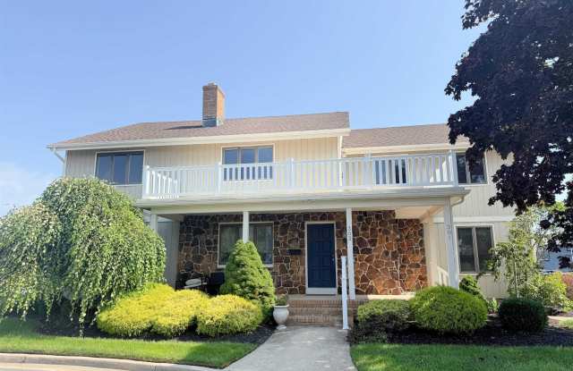 303 Windsor Dr Gallery 2