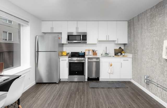Montclair Apartments - Student Housing Gallery 4