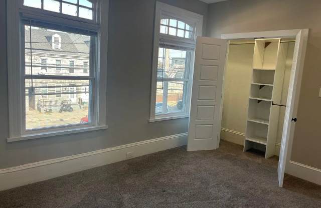 18 W Liberty Gallery 1
