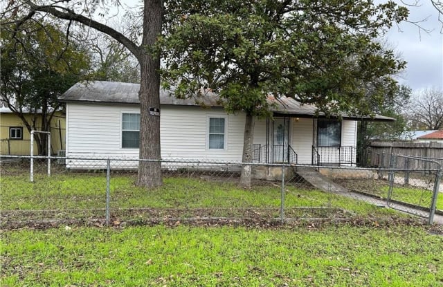 784 Samuels Avenue - 784 Samuels Street, New Braunfels, TX 78130