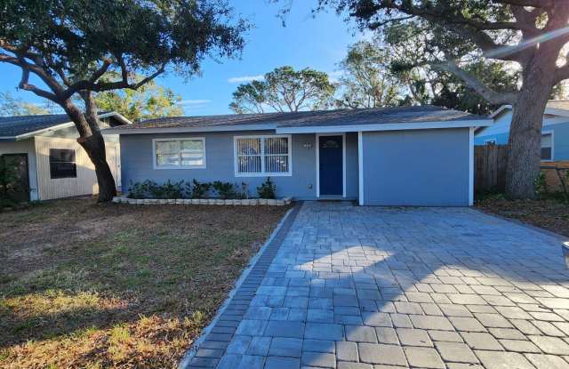 Cozy 3 bedroom with large fenced yard! photos photos