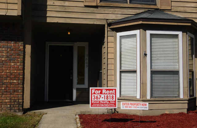 3 bedroom Westside townhome - 5609 Bryner Drive, Jacksonville, FL 32244