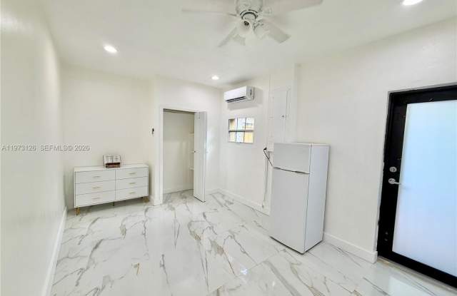 17802 SW 152nd Ct photos photos