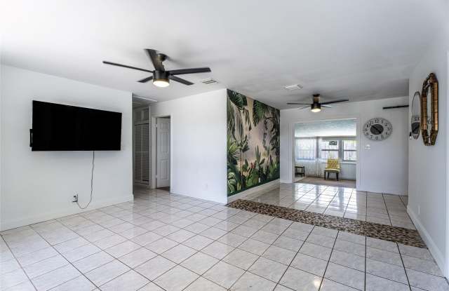 12053 Colony Avenue Gallery 3