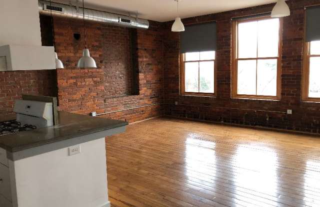 506 S Elm St Gallery 4