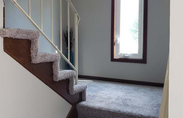 2476 Cobble Hill Alcove Apt D Gallery 2
