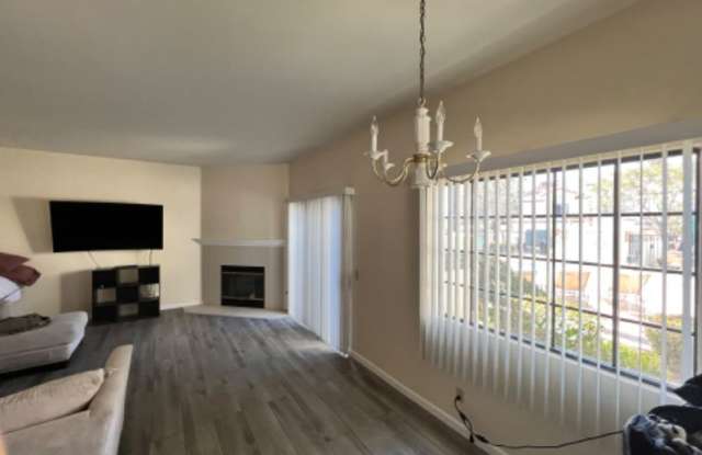 190 Courtyard Dr Gallery 3