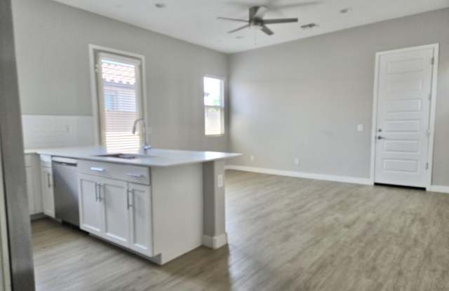 2568 E KINGBIRD Drive Gallery 2