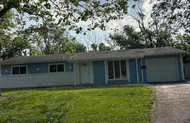 Spacious 3 bedroom 2 bathroom ranch. photos photos