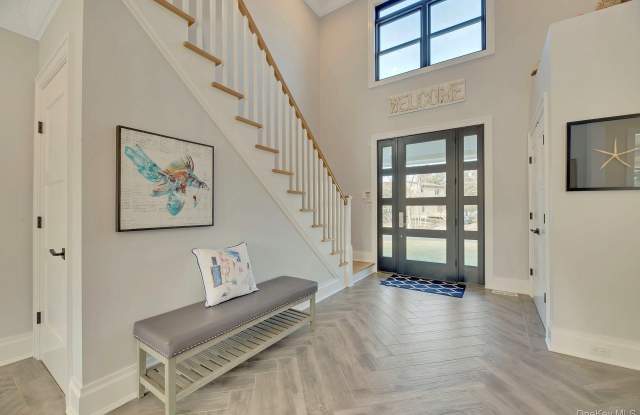 165 Marine Place Gallery 3