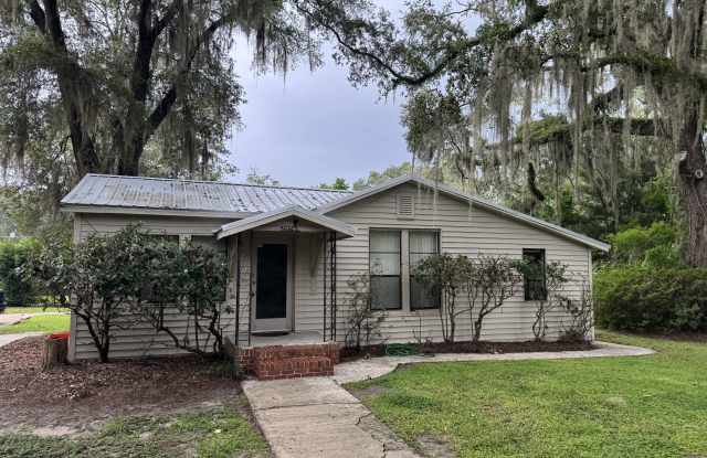 4025 SW 20th Drive Gallery 2
