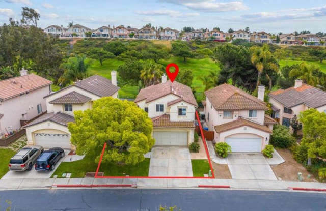 Rent a Beautiful Home Backing the Golf Course in Eastlake Greens Gallery 1
