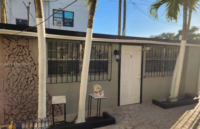 2272 SW 8th St photos photos