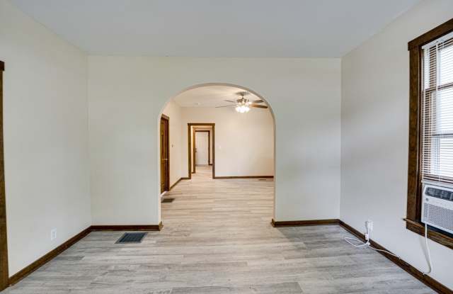 451 Marion Avenue Gallery 4