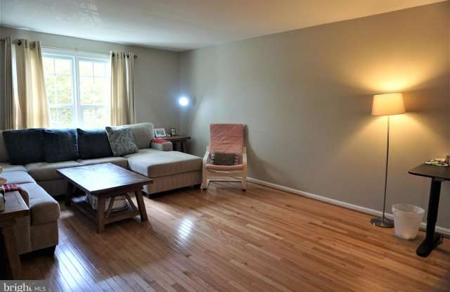 9306 ARLINGTON BOULEVARD Gallery 3
