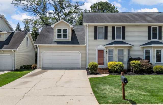 Cozy 3 Bedroom, 2.5 Bath Home with 2 Car Garage in Taylors, SC! photos photos