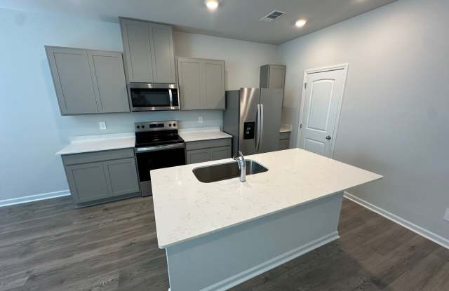 For lease - 3 Bed Townhome with Pool! Gallery 3