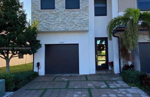 15822 NW 91st Ave photos photos