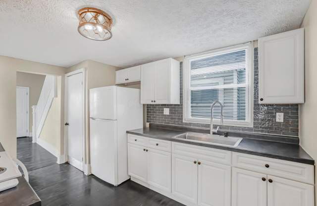 Move-In Ready 3-Bedroom Home with Updated Kitchen & Central A/C photos photos Move-In Ready 3-Bedroom Home with Updated Kitchen & Central A/C photos photos