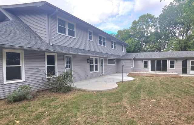 Executive Home, Rare Rental Opportunity Near the Hospitals $3400 Gallery 3