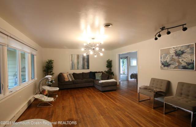 450 Redmond Avenue Gallery 3