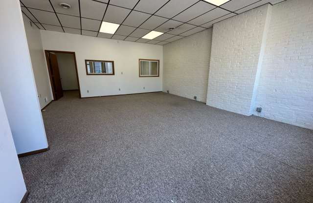 First Floor Commercial Space in Perfect Oakland Location Right on Boulevard of the Allies! CALL TODAY! photos photos