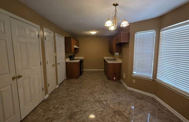 6487 Glastonburg Lane Gallery 2