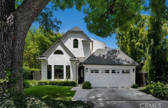 4223 Gentry Avenue Gallery 2