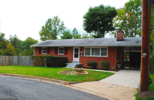 500 STEPHEN CIRCLE SOUTHWEST - 500 Stephen Cir SW, Vienna, VA 22180