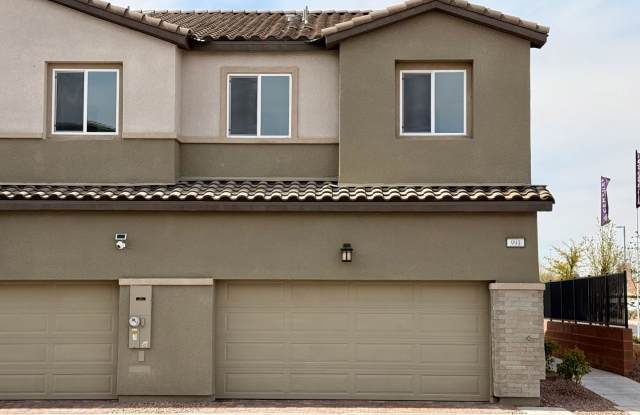 BRAND NEW 3 BED 2.5 BATH 2 CAR GARAGE TOWNHOUSE FOR RENT! photos photos
