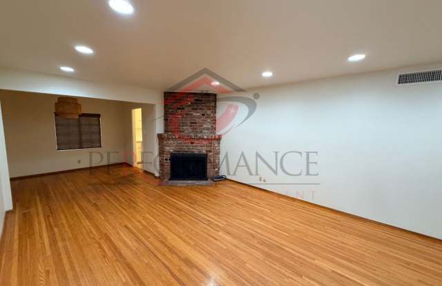 Cozy 3 Bed/1 Bath + Office in Northeast Bakersfield , RBP & Deposit Alternative Option Gallery 4