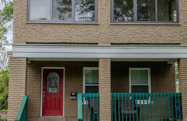 1639 Robinson Circle photos photos